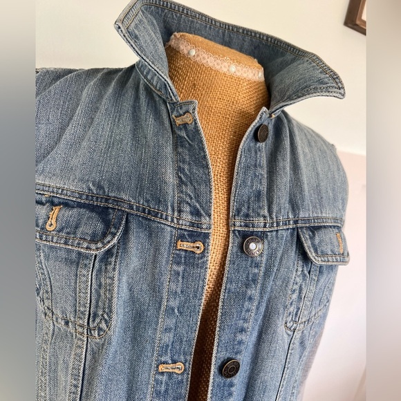 Chaps women’s fitted Denim jacket and gray sweatshirt sleeves size large - Picture 2 of 8